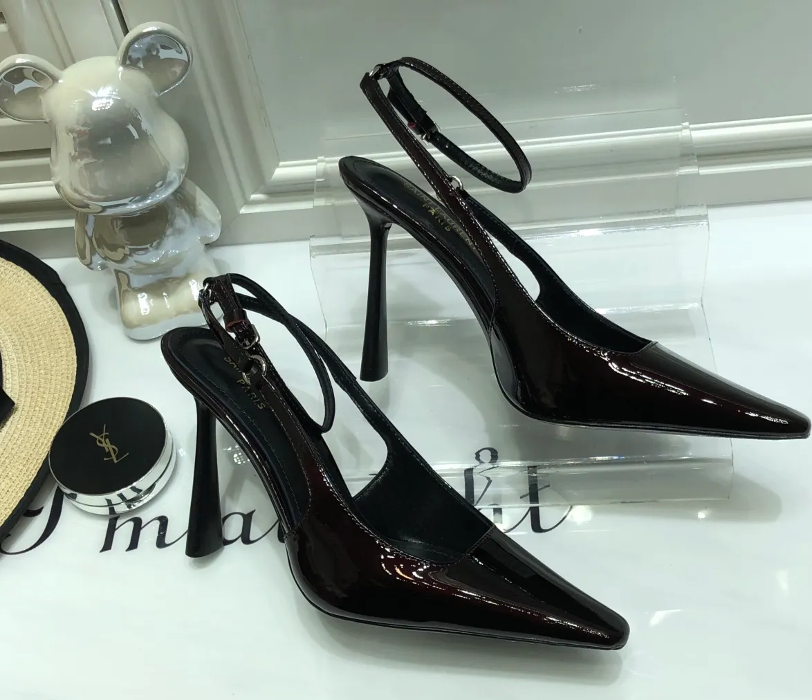 👟👟Ex-factory price 560👟👟 Top quality Saint Laurent/Yves Saint Laurent 2024 spring and summer new style👠Small square toe high heels of the same style as Rose. The layered leather high heels are very good at modifying the foot shape. In recent years, SLP has become more and more understanding of women in high heels. ysl beautiful high heels 👠Number of yards: 35-40 (41 customized, non-returnable) Upper: open edge beaded cowhide/patent leather, lining Imported sheepskin lining, sole: genuine leather outsole, heel height: 10cm (heel imported from Italy)